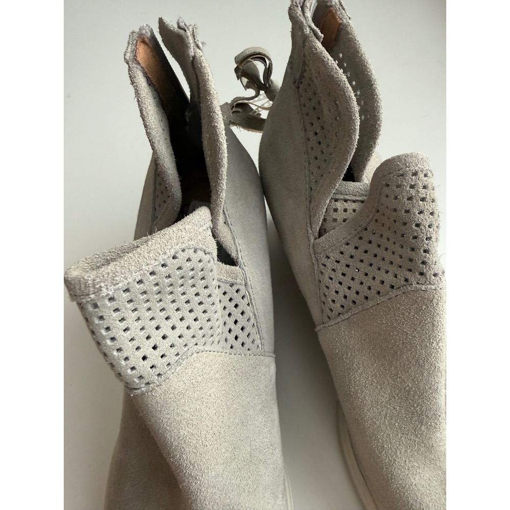 Sofft Womens Light Grey Suede Perforated Wedge Ankle Booties Zip Up‎ size 10 - Picture 9 of 11